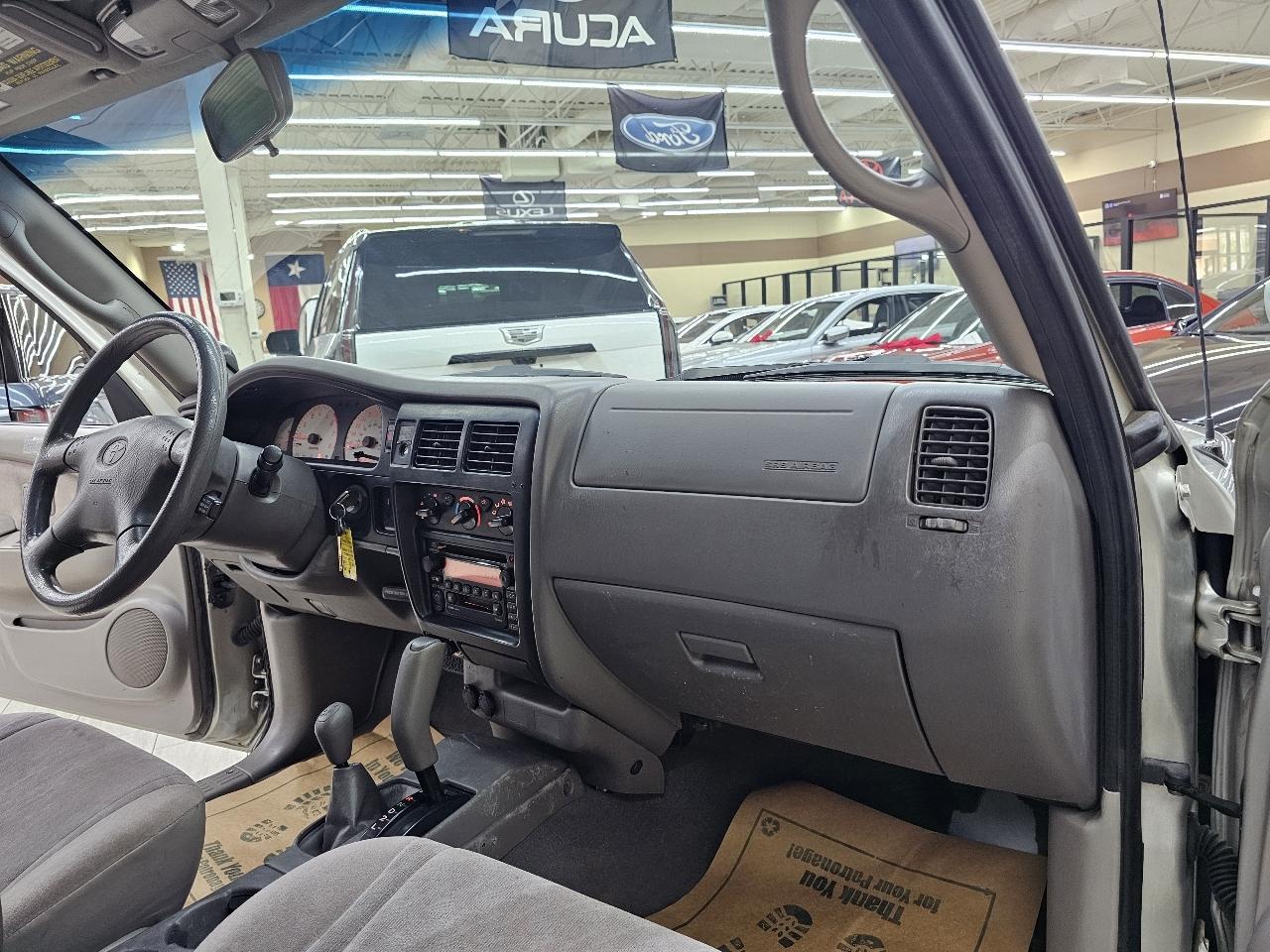 Toyota Tacoma Xtracab V6 4WD 2004