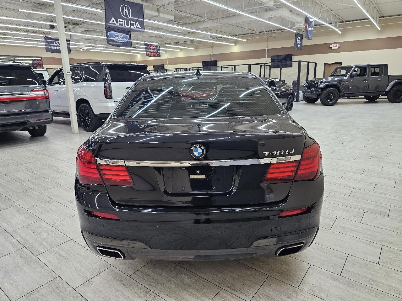 BMW 7-Series 740iL 2015