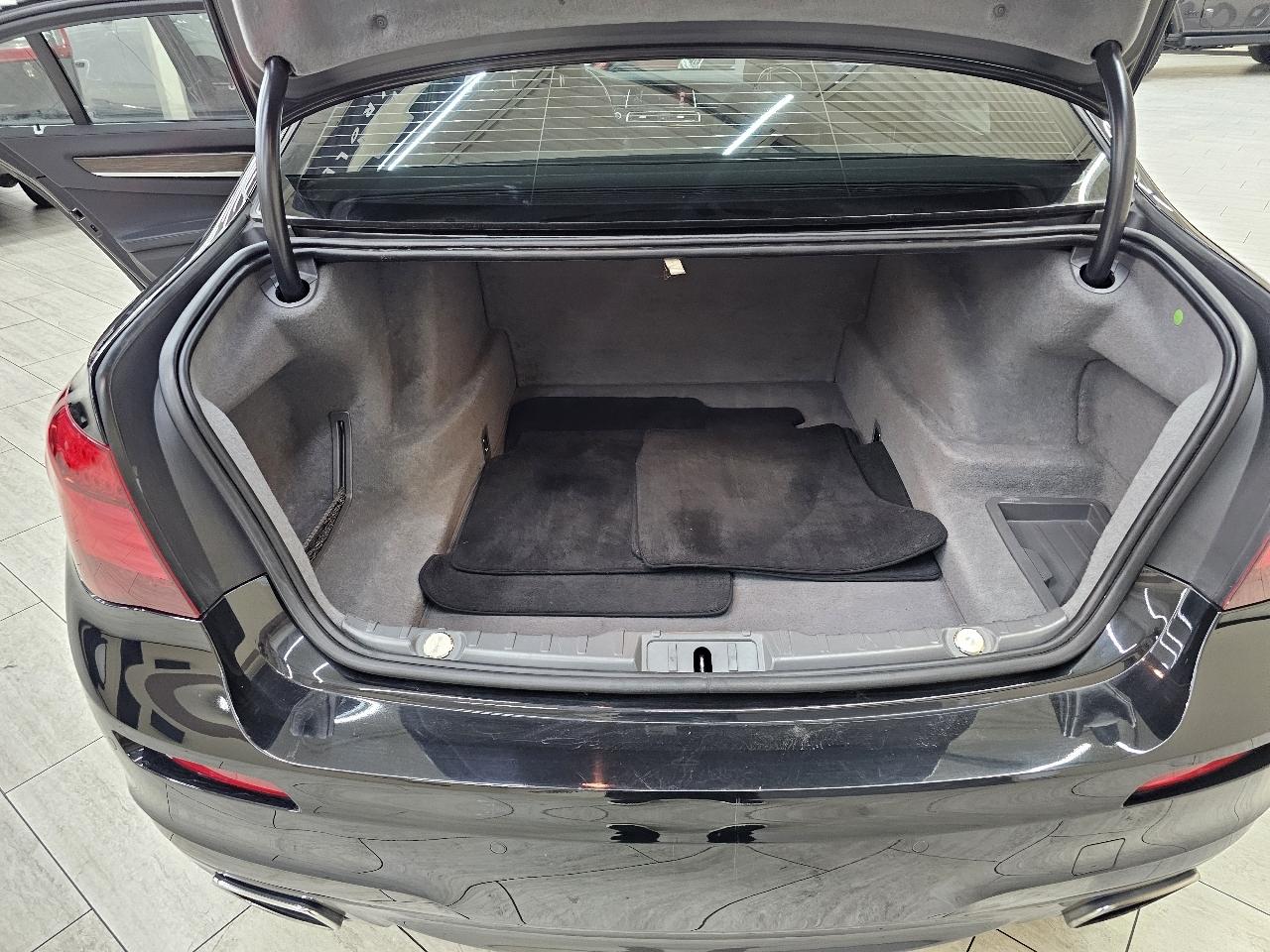 BMW 7-Series 740iL 2015