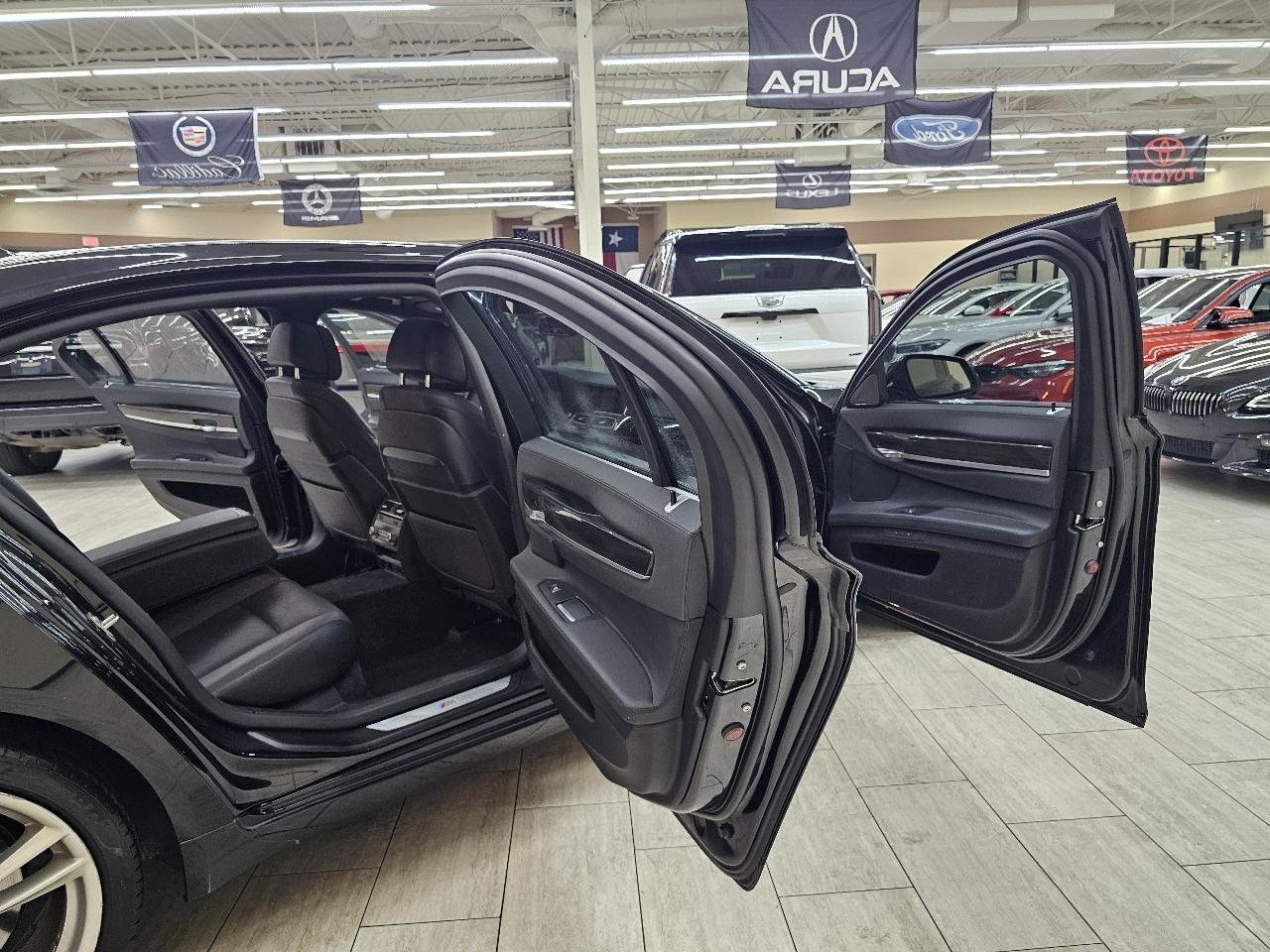 BMW 7-Series 740iL 2015