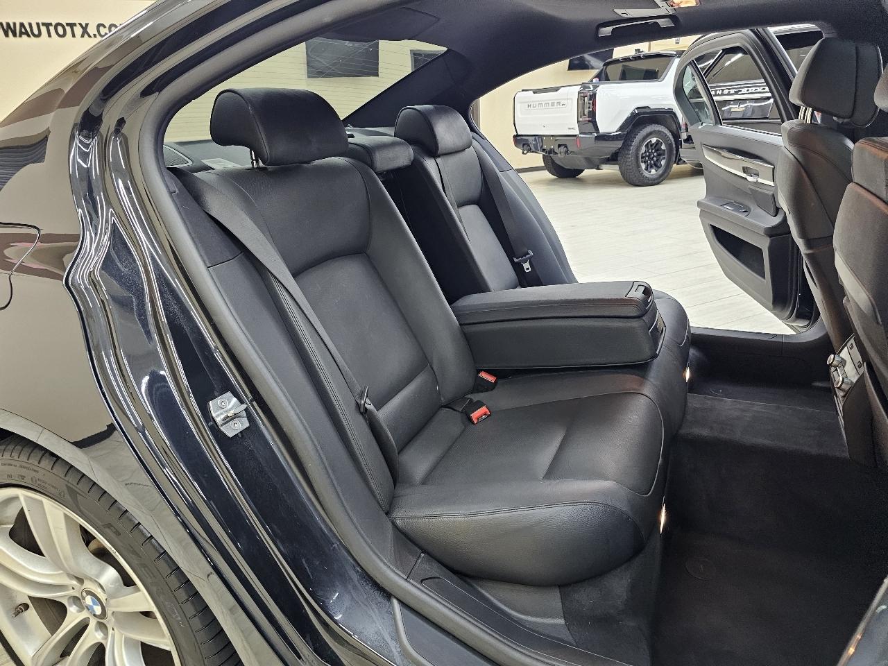 BMW 7-Series 740iL 2015