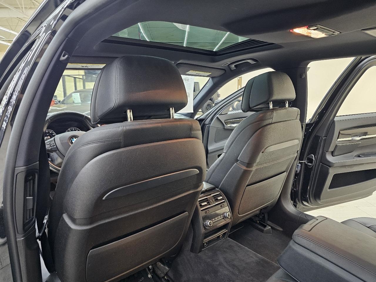 BMW 7-Series 740iL 2015