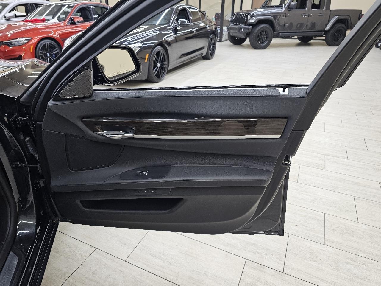 BMW 7-Series 740iL 2015