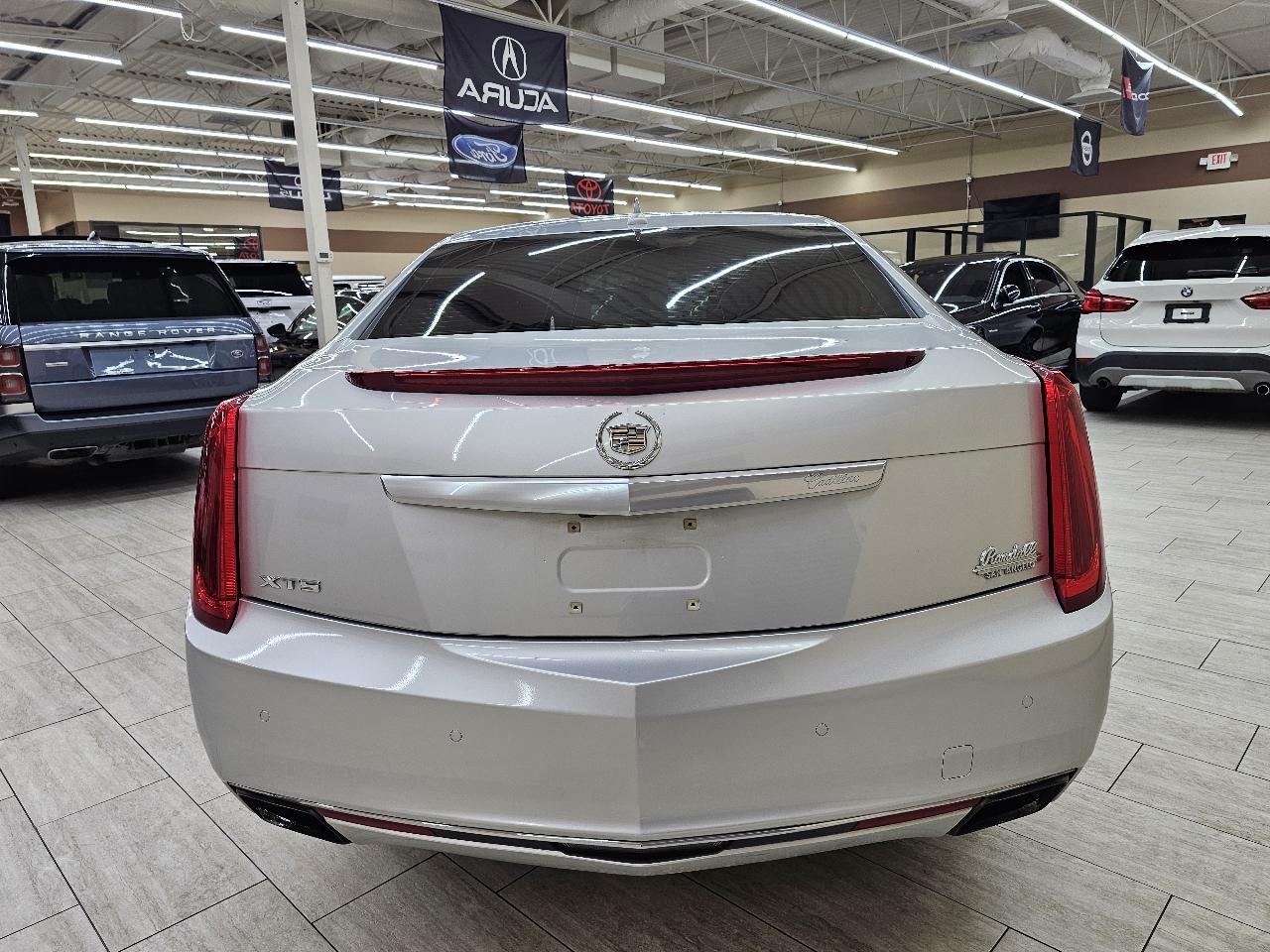 Cadillac XTS Luxury FWD 2014