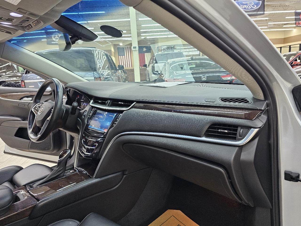 Cadillac XTS Luxury FWD 2014