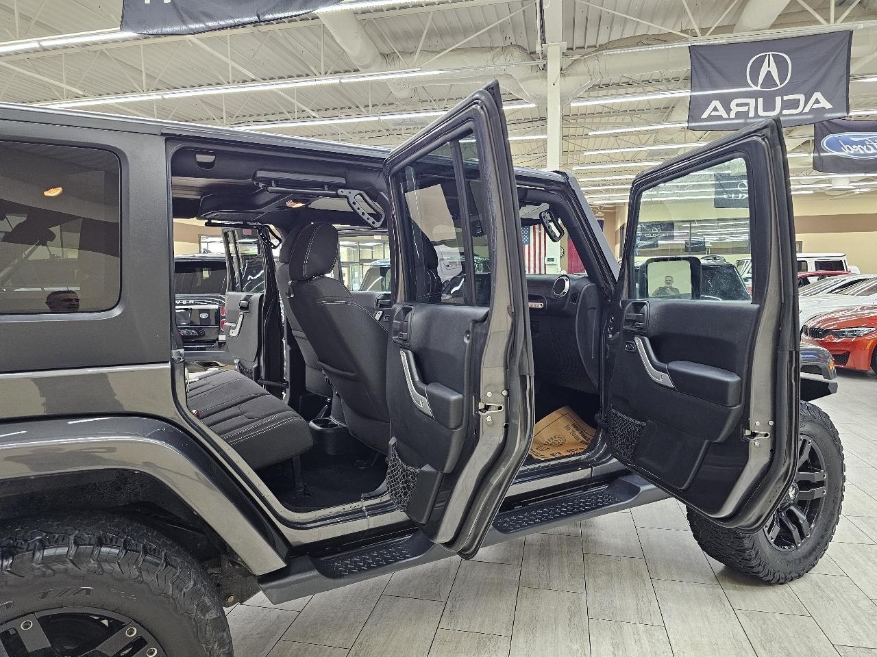 Jeep Wrangler Unlimited Sahara 4WD 2017