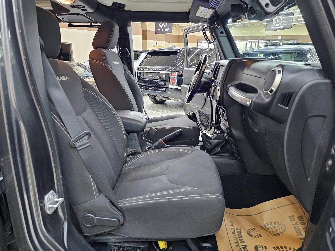 Jeep Wrangler Unlimited Sahara 4WD 2017