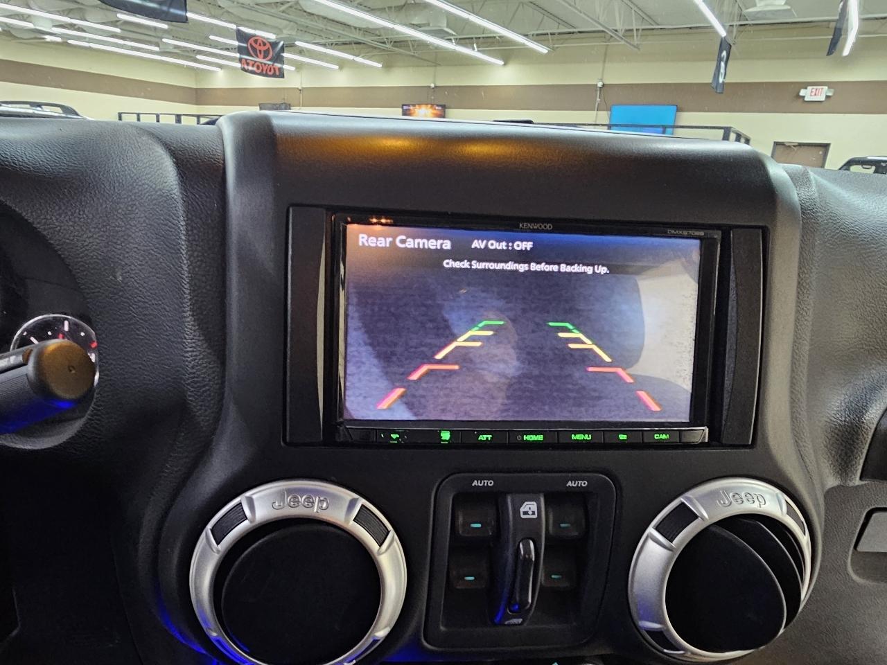 Jeep Wrangler Unlimited Sahara 4WD 2017