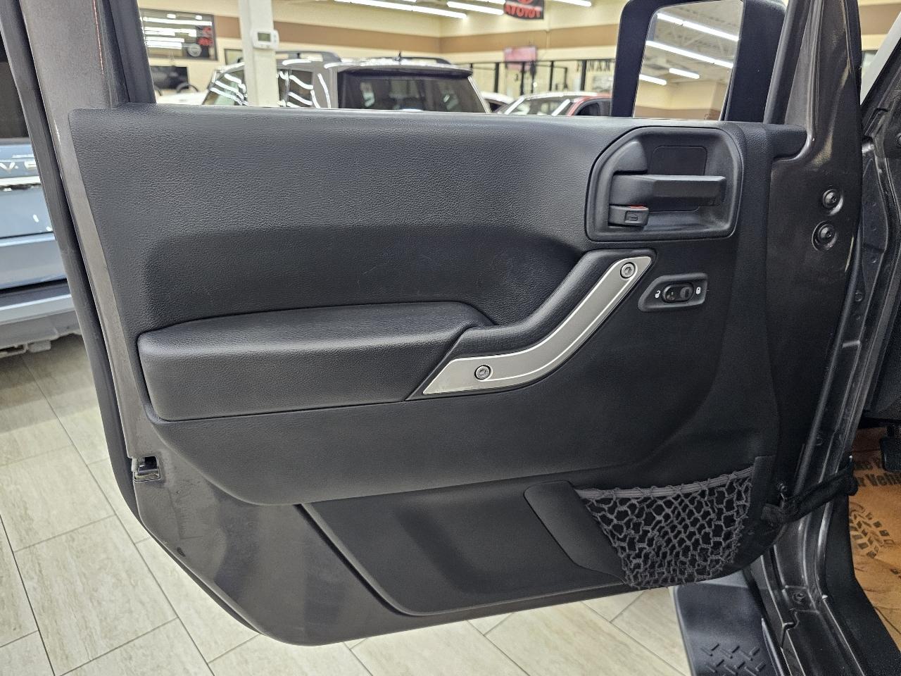 Jeep Wrangler Unlimited Sahara 4WD 2017