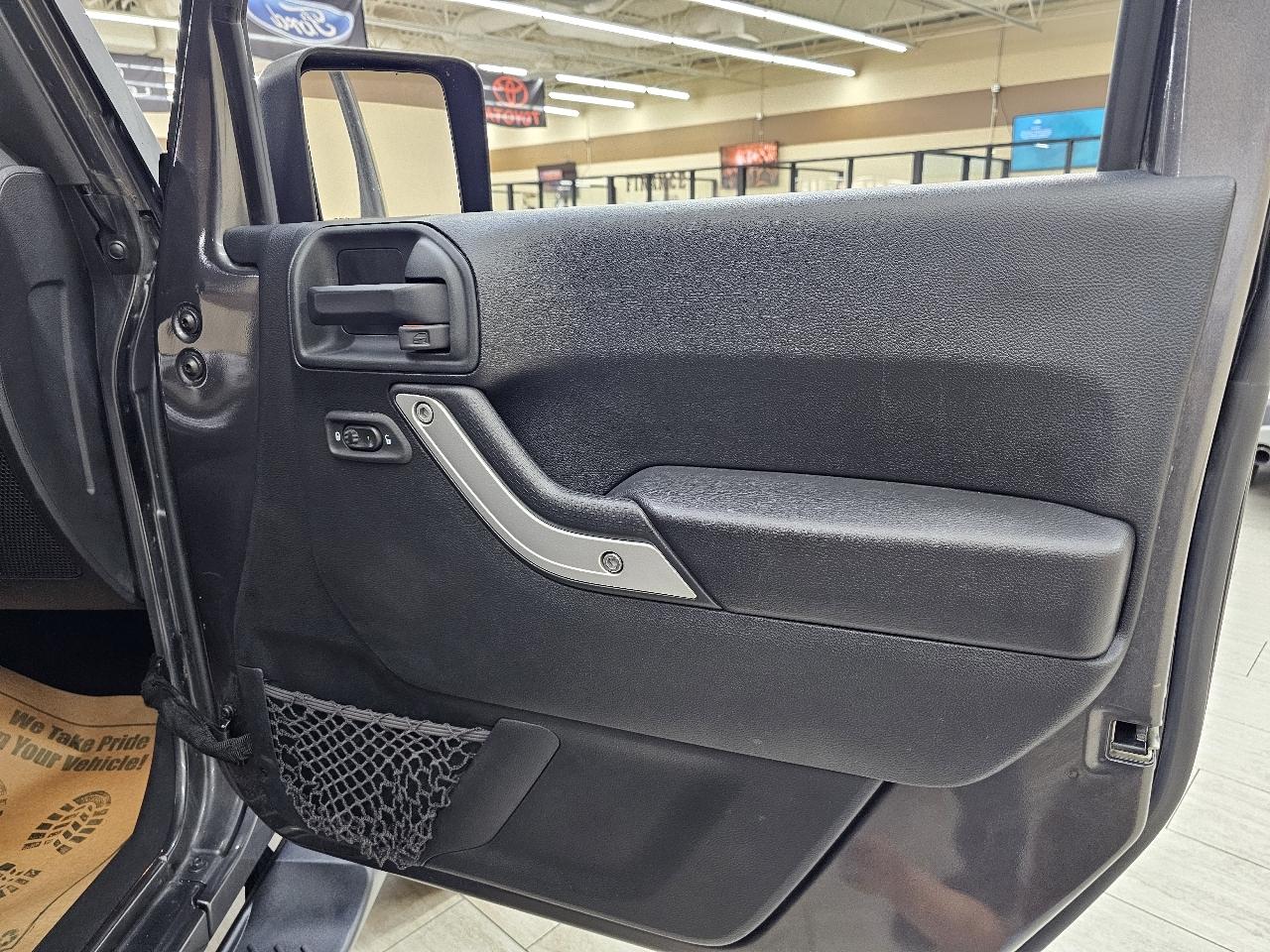 Jeep Wrangler Unlimited Sahara 4WD 2017