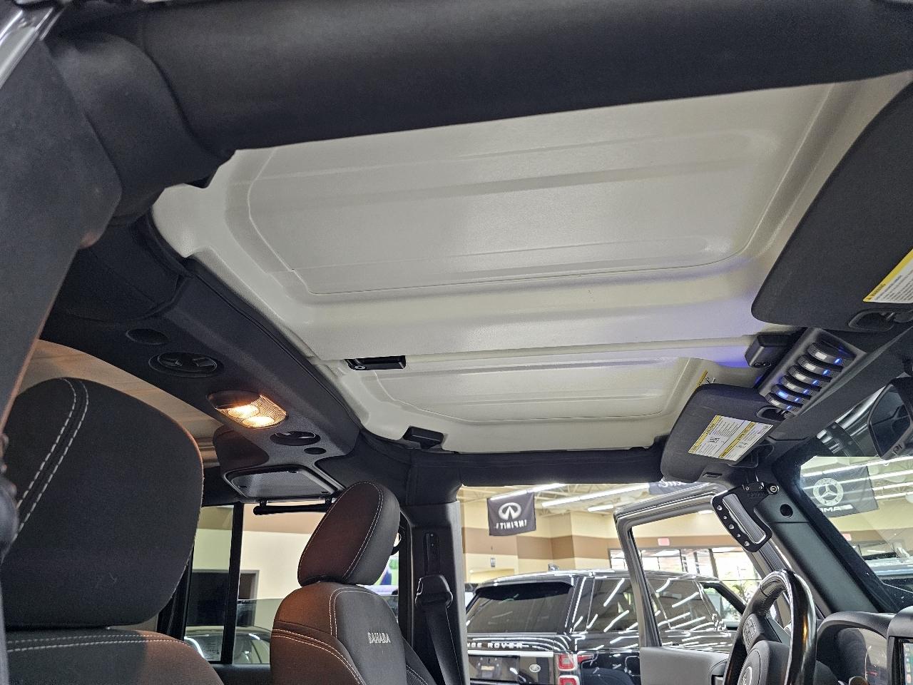 Jeep Wrangler Unlimited Sahara 4WD 2017