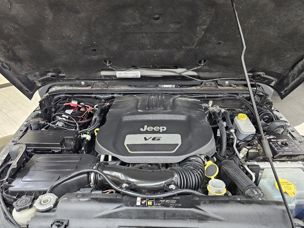 Jeep Wrangler Unlimited Sahara 4WD 2017