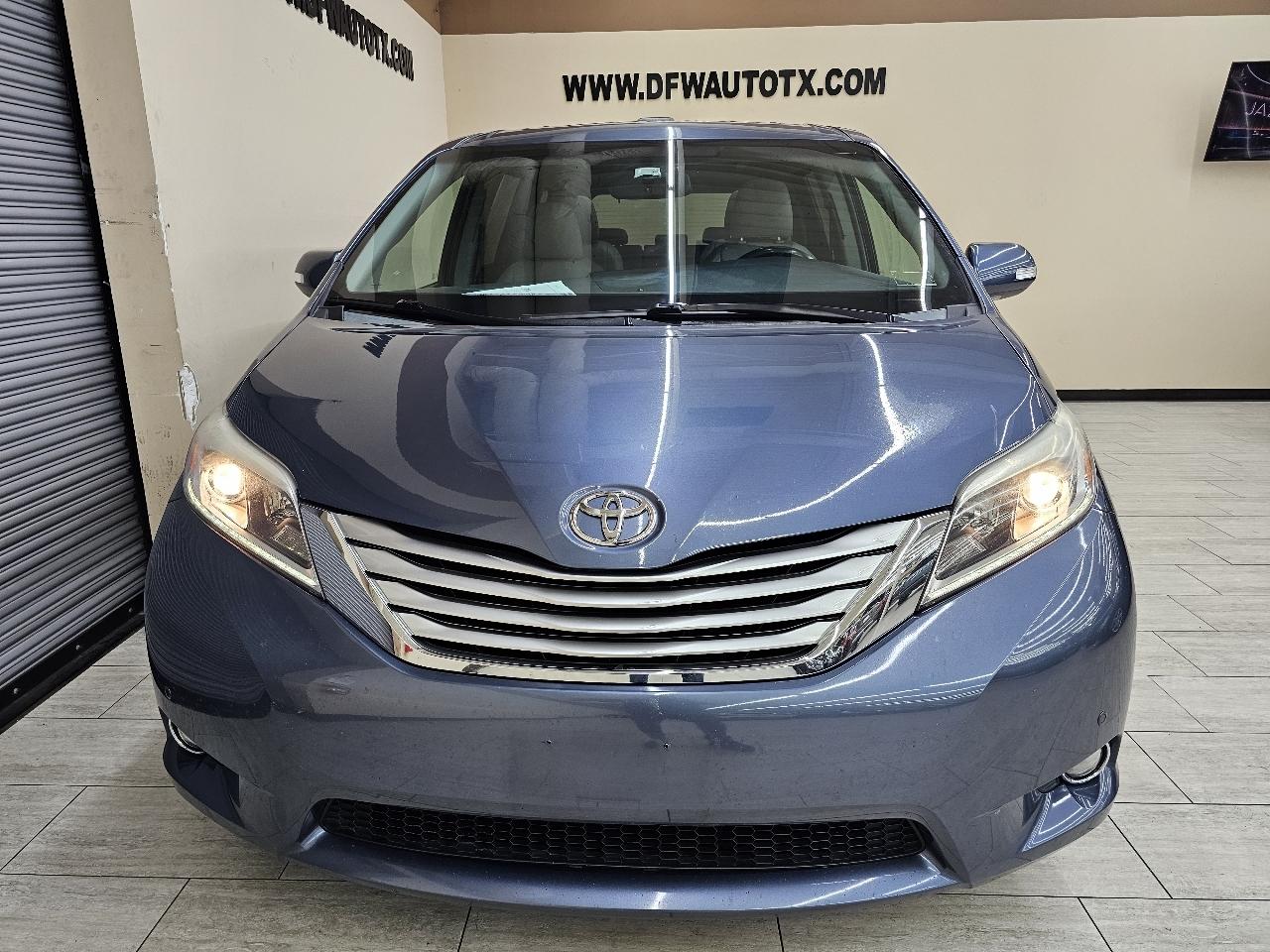 Toyota Sienna XLE FWD 8-Passenger V6 2015