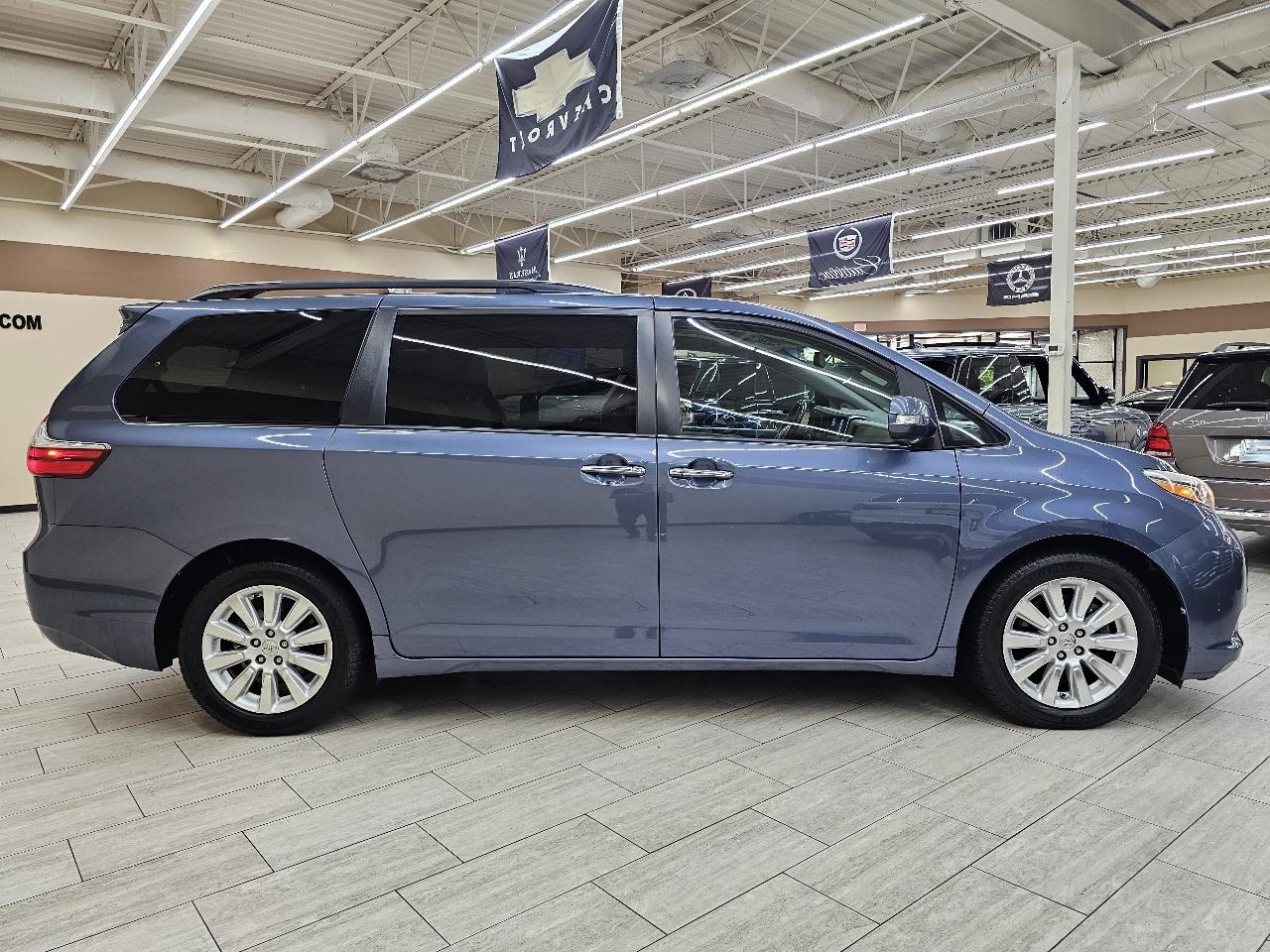 Toyota Sienna XLE FWD 8-Passenger V6 2015