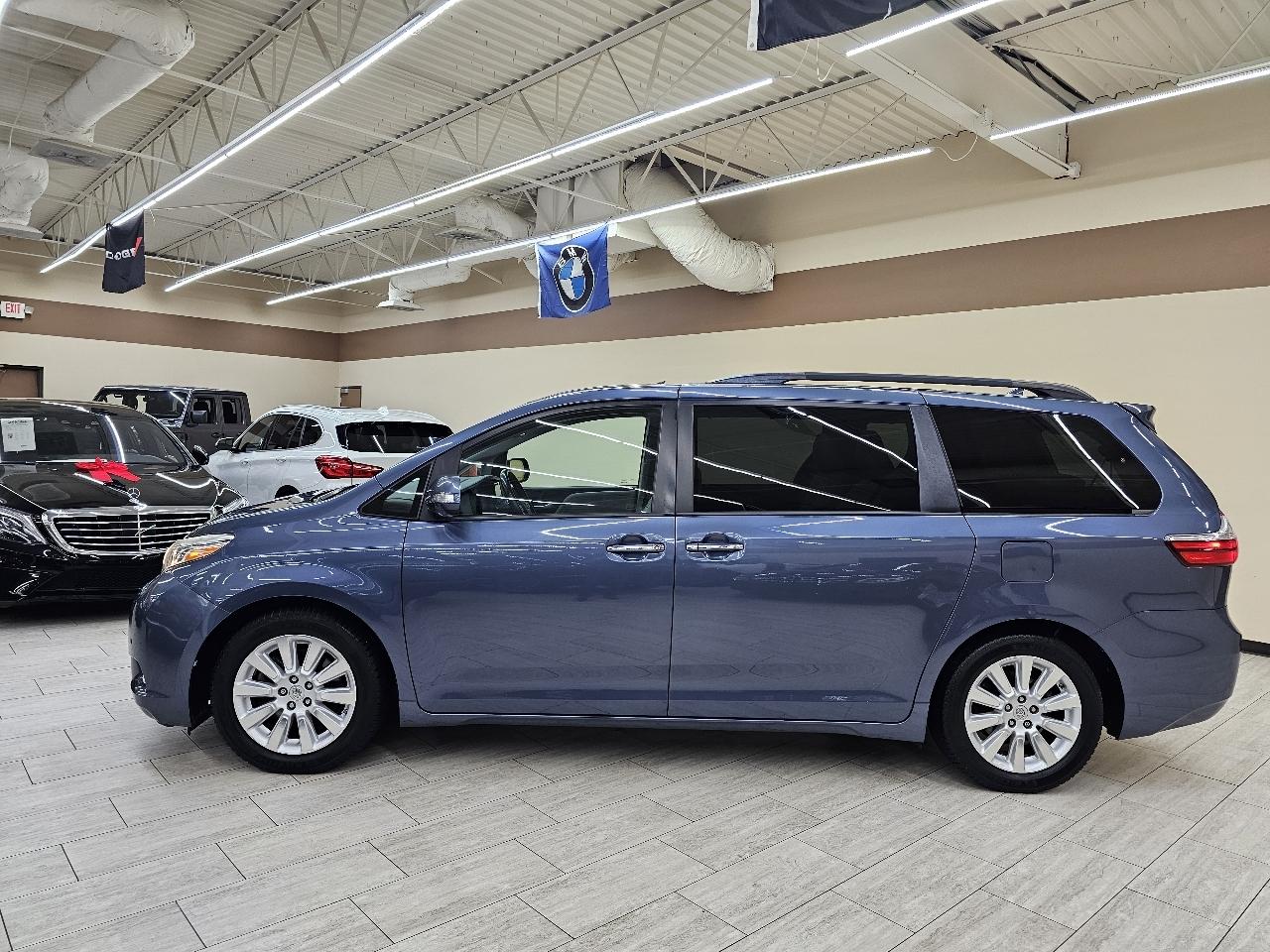 Toyota Sienna XLE FWD 8-Passenger V6 2015