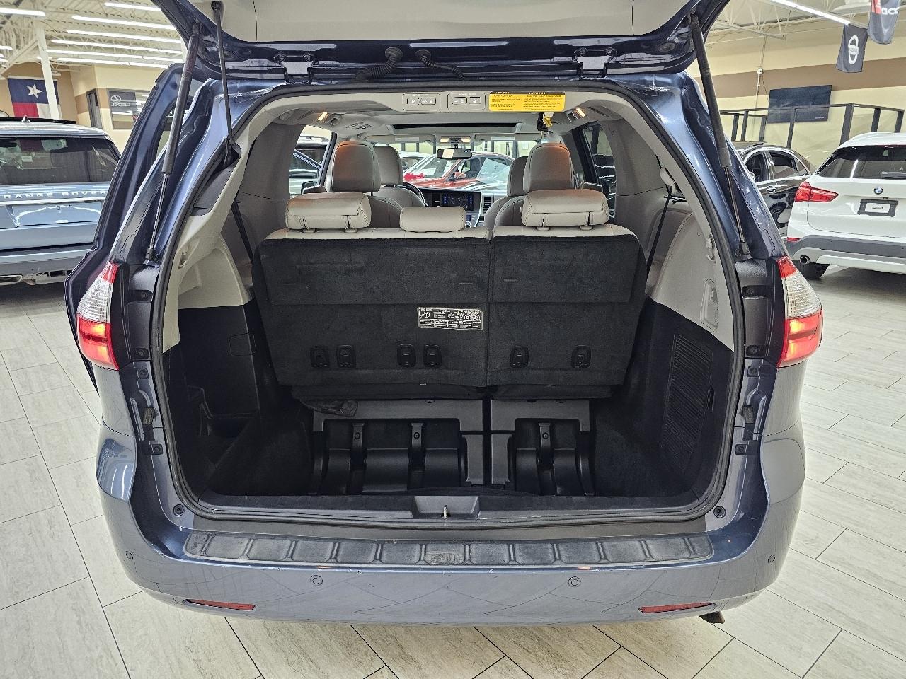 Toyota Sienna XLE FWD 8-Passenger V6 2015