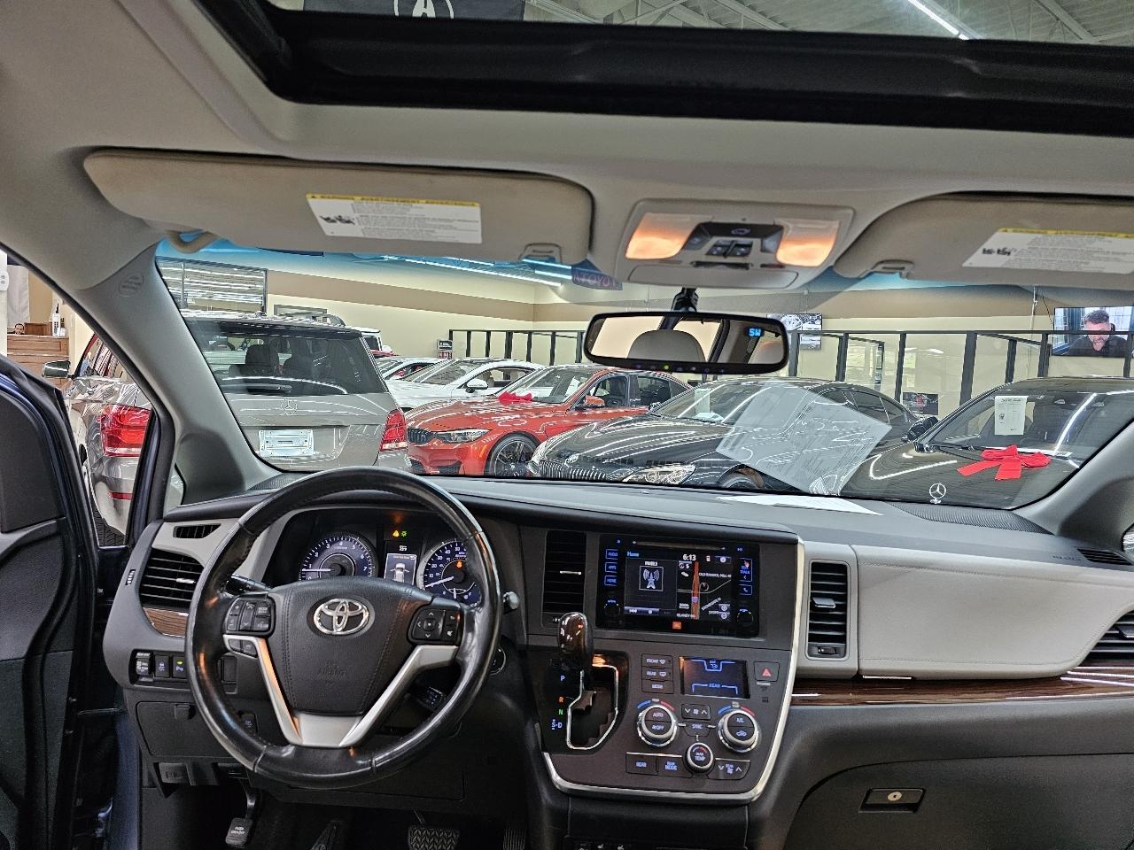 Toyota Sienna XLE FWD 8-Passenger V6 2015