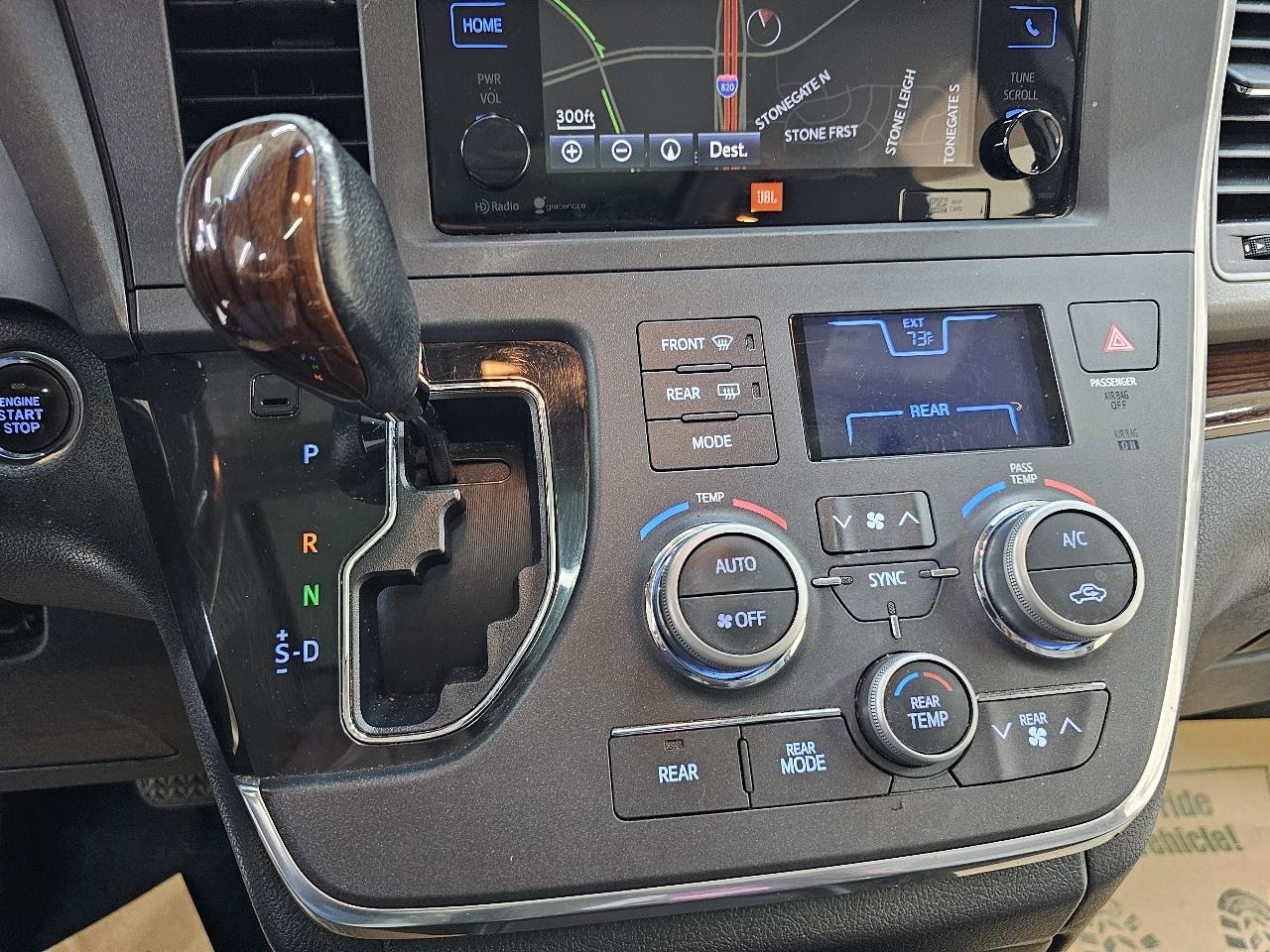 Toyota Sienna XLE FWD 8-Passenger V6 2015