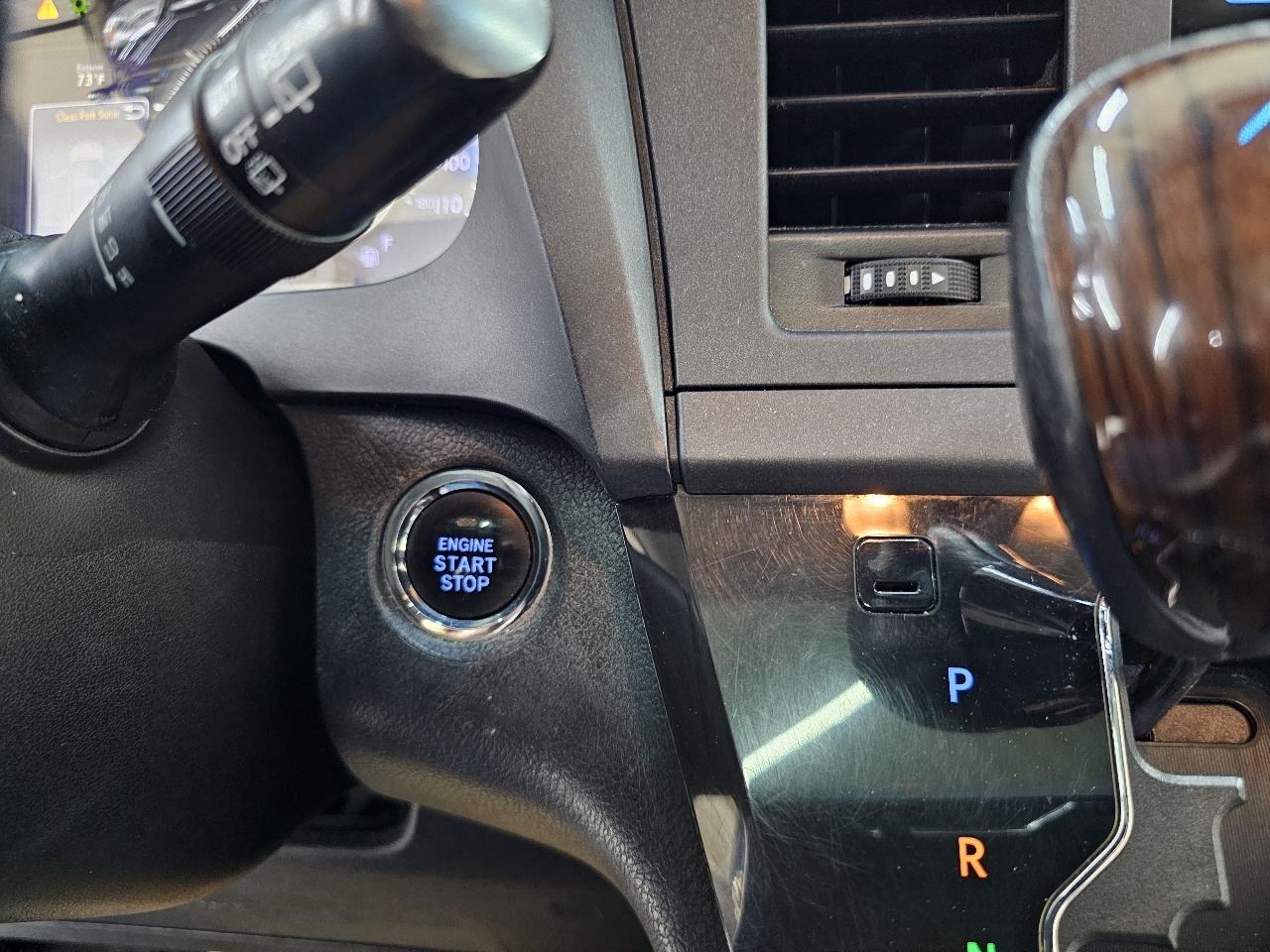 Toyota Sienna XLE FWD 8-Passenger V6 2015