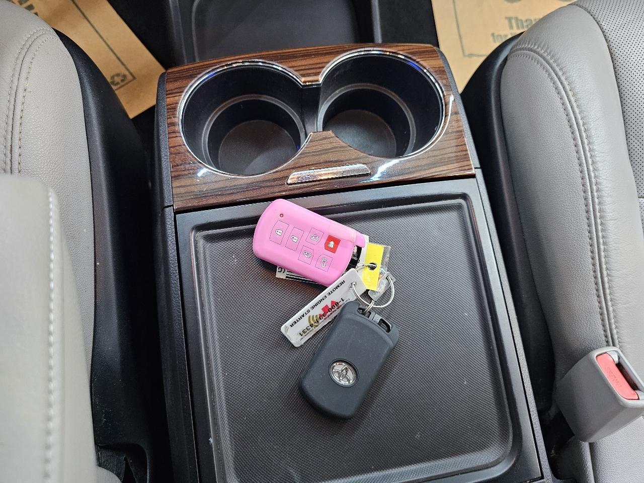 Toyota Sienna XLE FWD 8-Passenger V6 2015