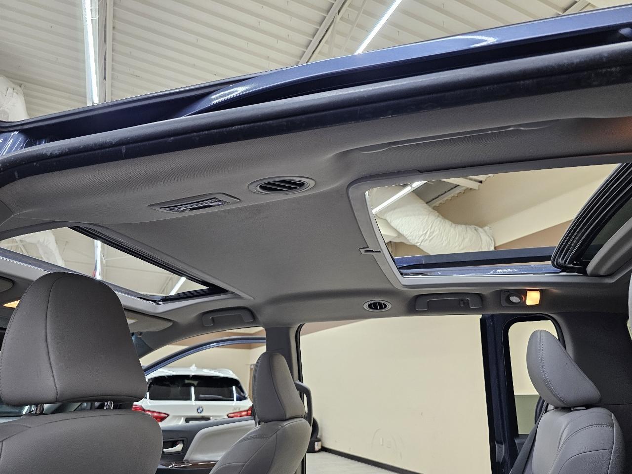 Toyota Sienna XLE FWD 8-Passenger V6 2015