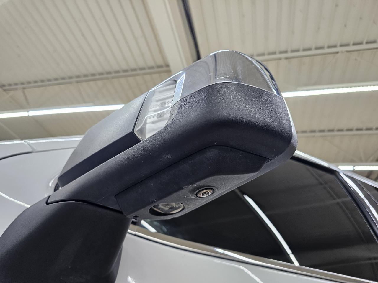 GMC Sierra 1500 Denali Crew Cab Short Box 4WD 2023