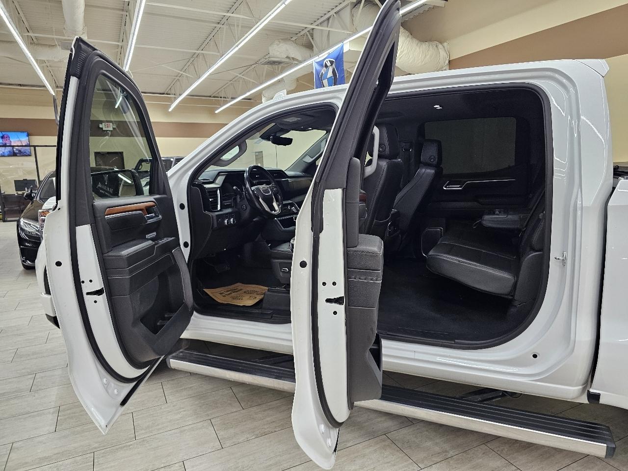 GMC Sierra 1500 Denali Crew Cab Short Box 4WD 2023