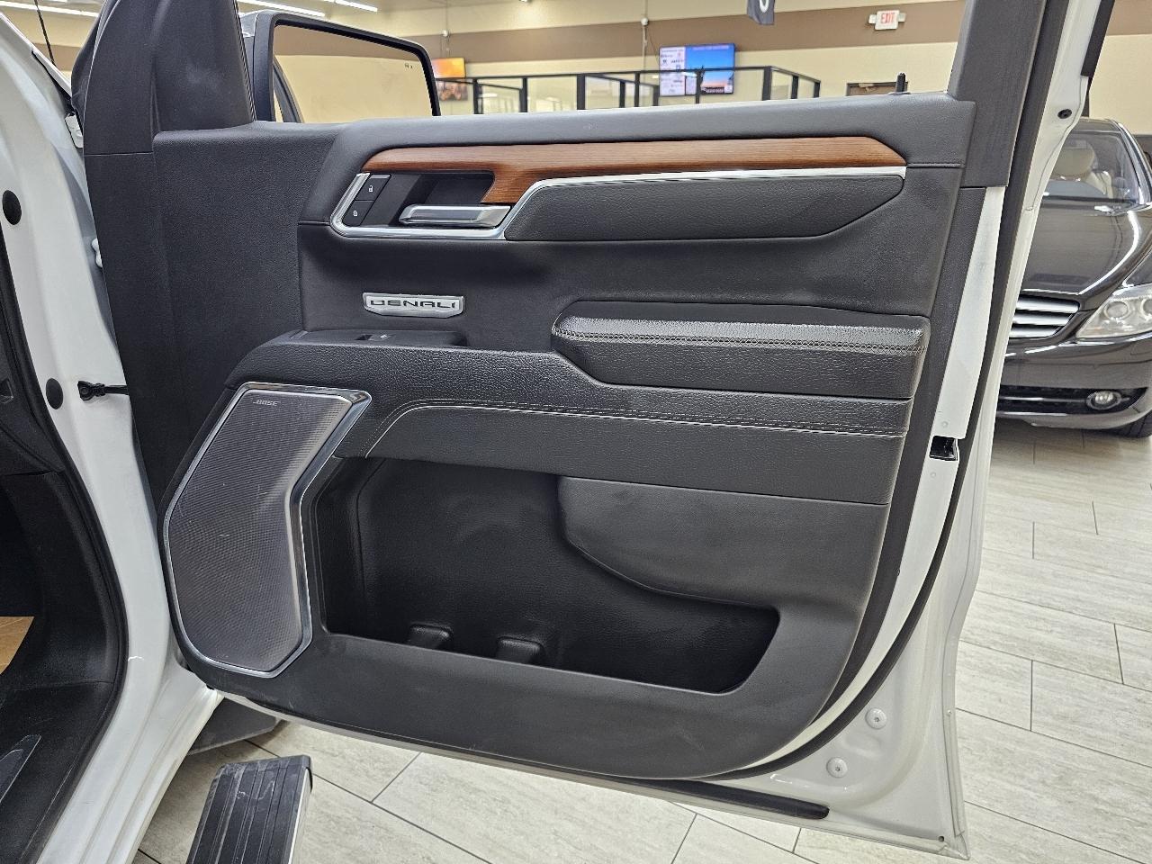 GMC Sierra 1500 Denali Crew Cab Short Box 4WD 2023