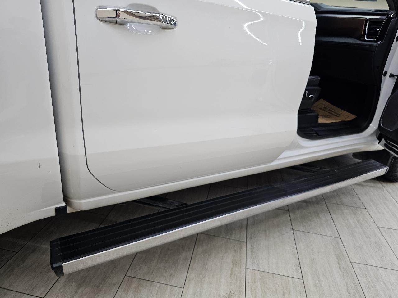 GMC Sierra 1500 Denali Crew Cab Short Box 4WD 2023