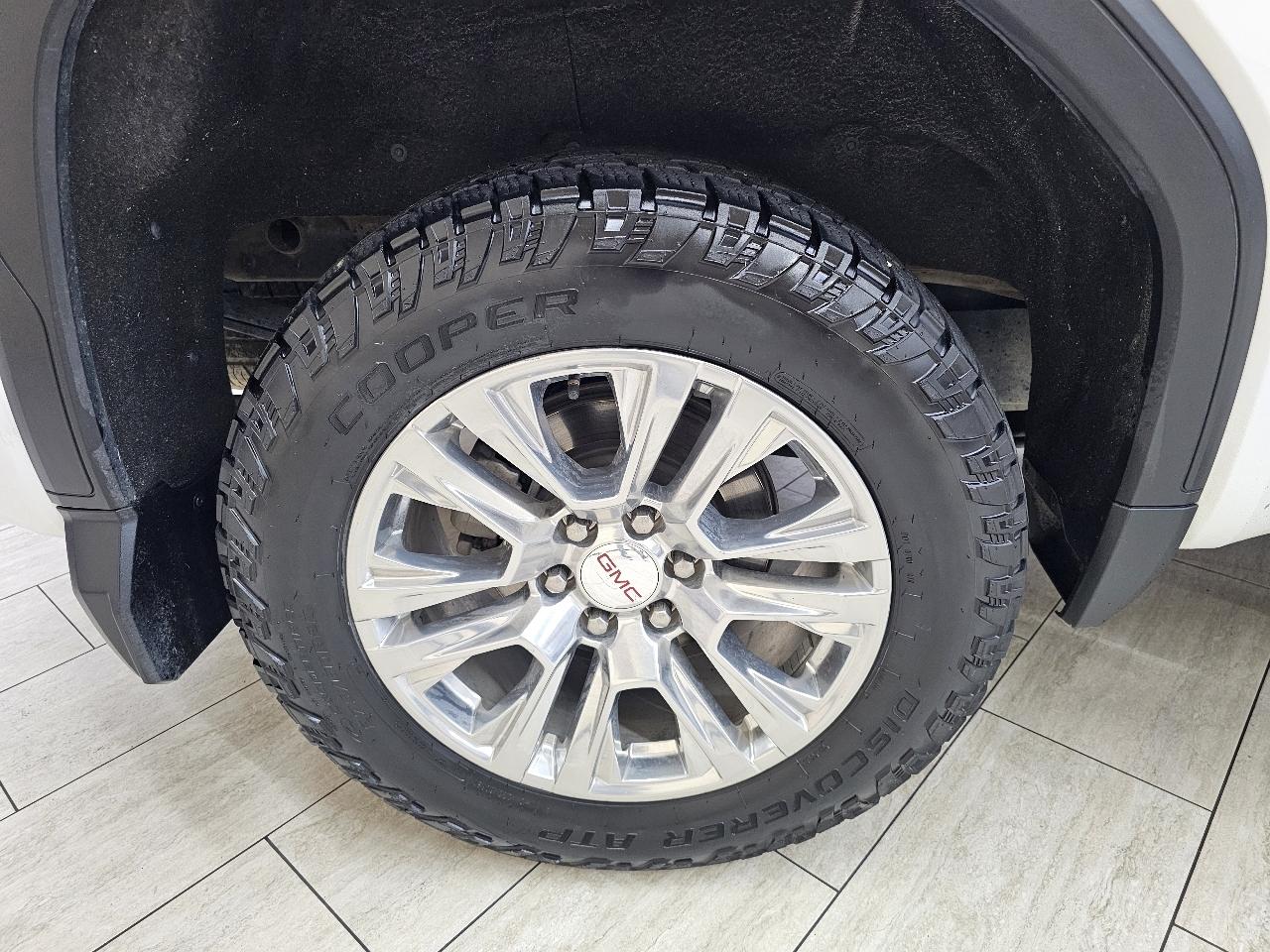 GMC Sierra 1500 Denali Crew Cab Short Box 4WD 2023