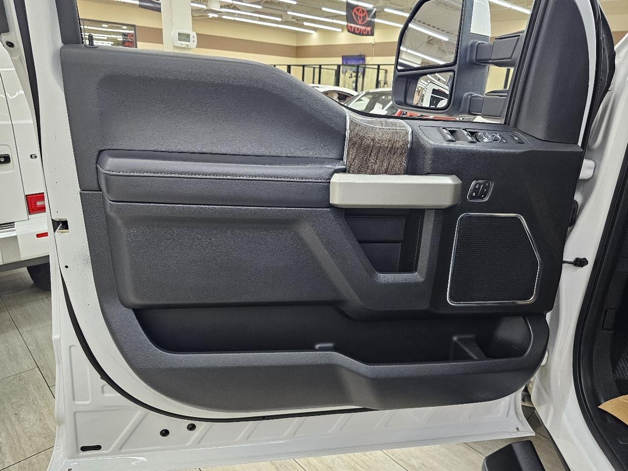 Ford F-250 SD King Ranch Crew Cab 4WD 2017