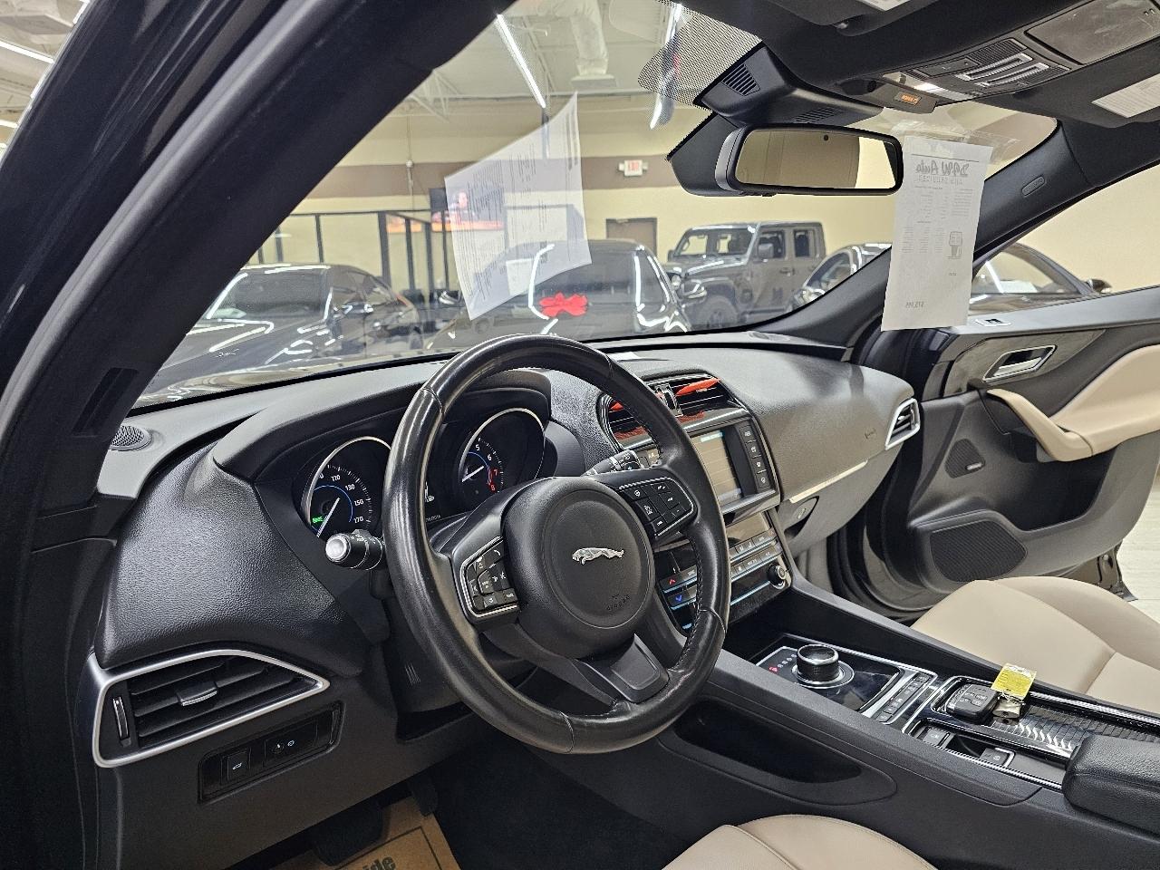 Jaguar F-Pace 25t Premium 2018