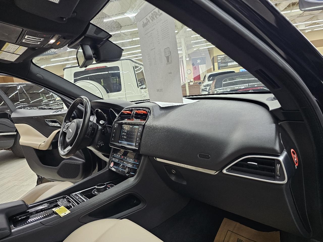 Jaguar F-Pace 25t Premium 2018