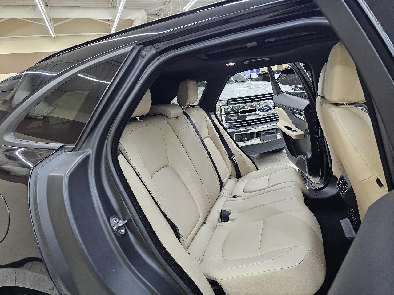 Jaguar F-Pace 25t Premium 2018