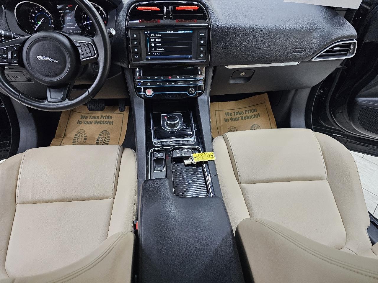 Jaguar F-Pace 25t Premium 2018