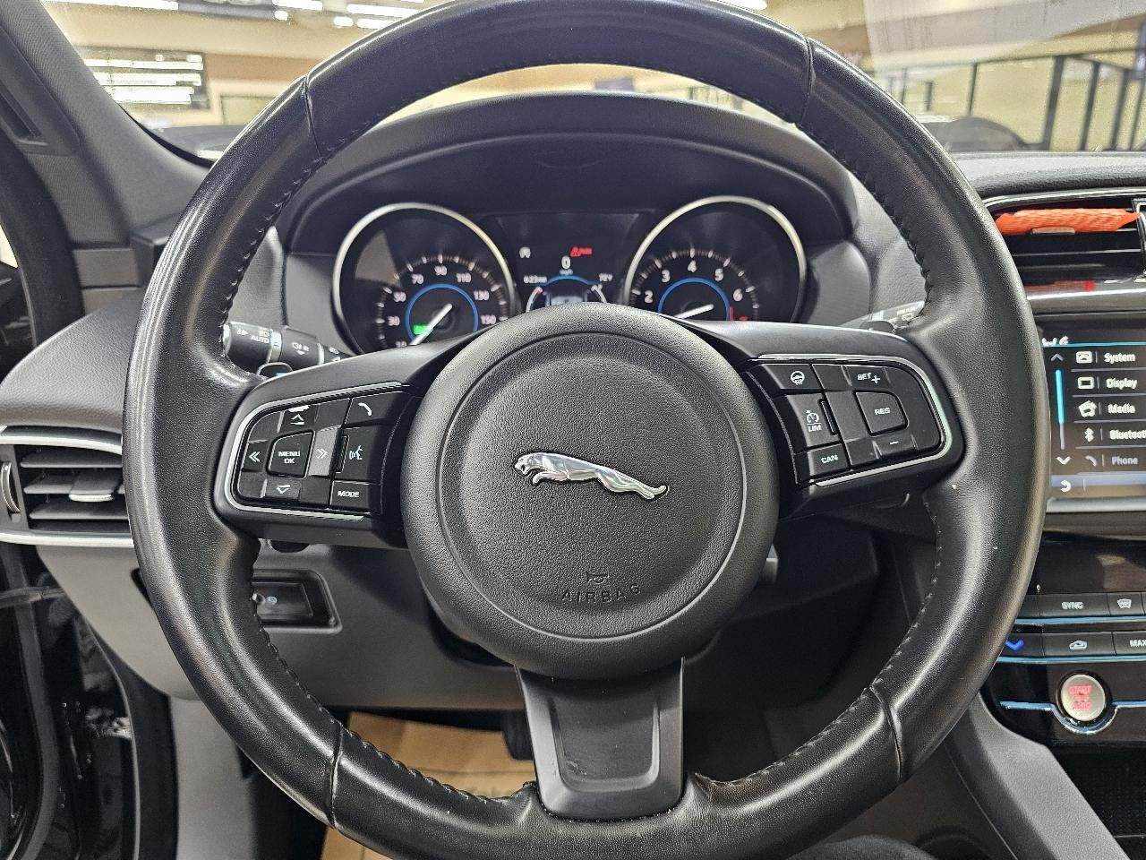 Jaguar F-Pace 25t Premium 2018