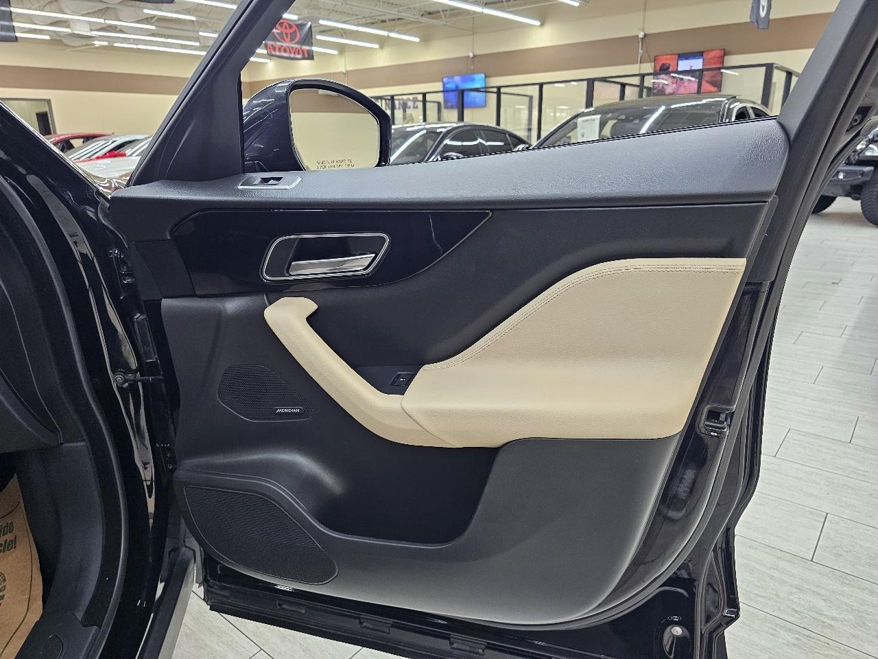 Jaguar F-Pace 25t Premium 2018