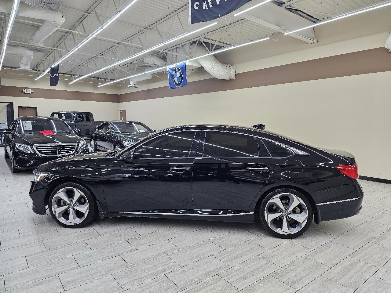 Honda Accord Touring 2.0T 10A 2018