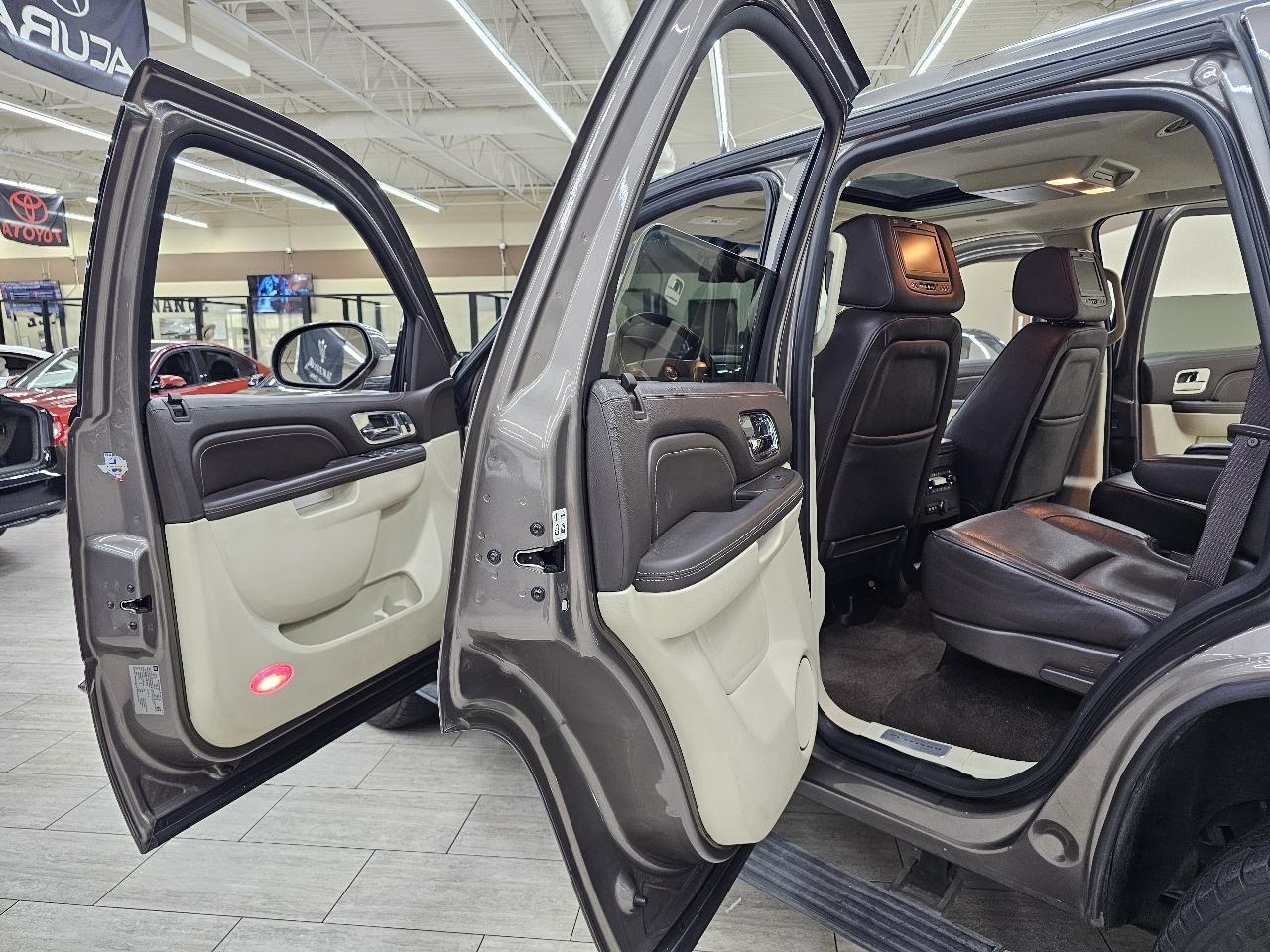 Cadillac Escalade Platinum AWD 2014