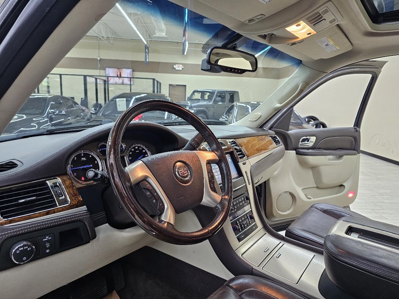 Cadillac Escalade Platinum AWD 2014