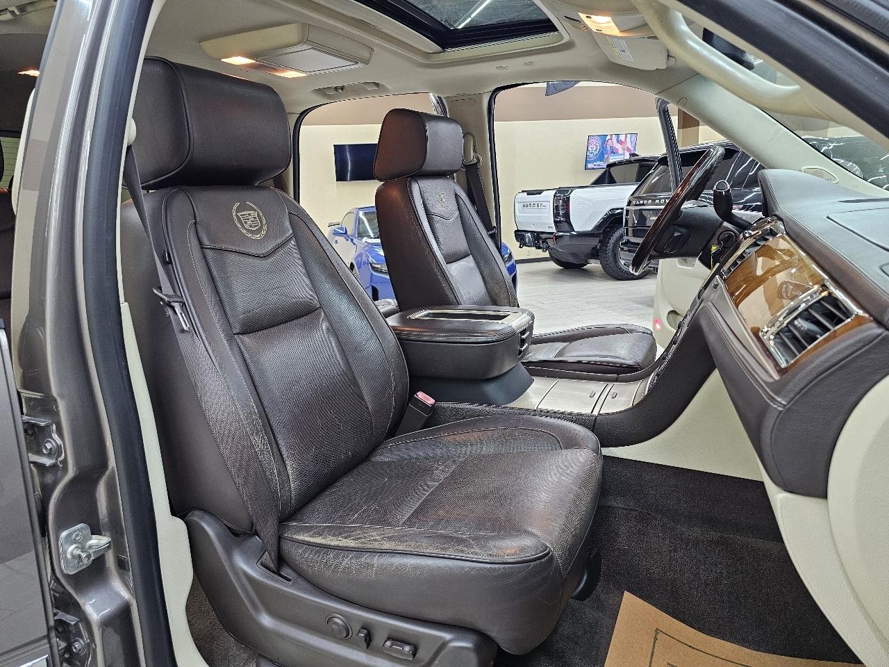 Cadillac Escalade Platinum AWD 2014