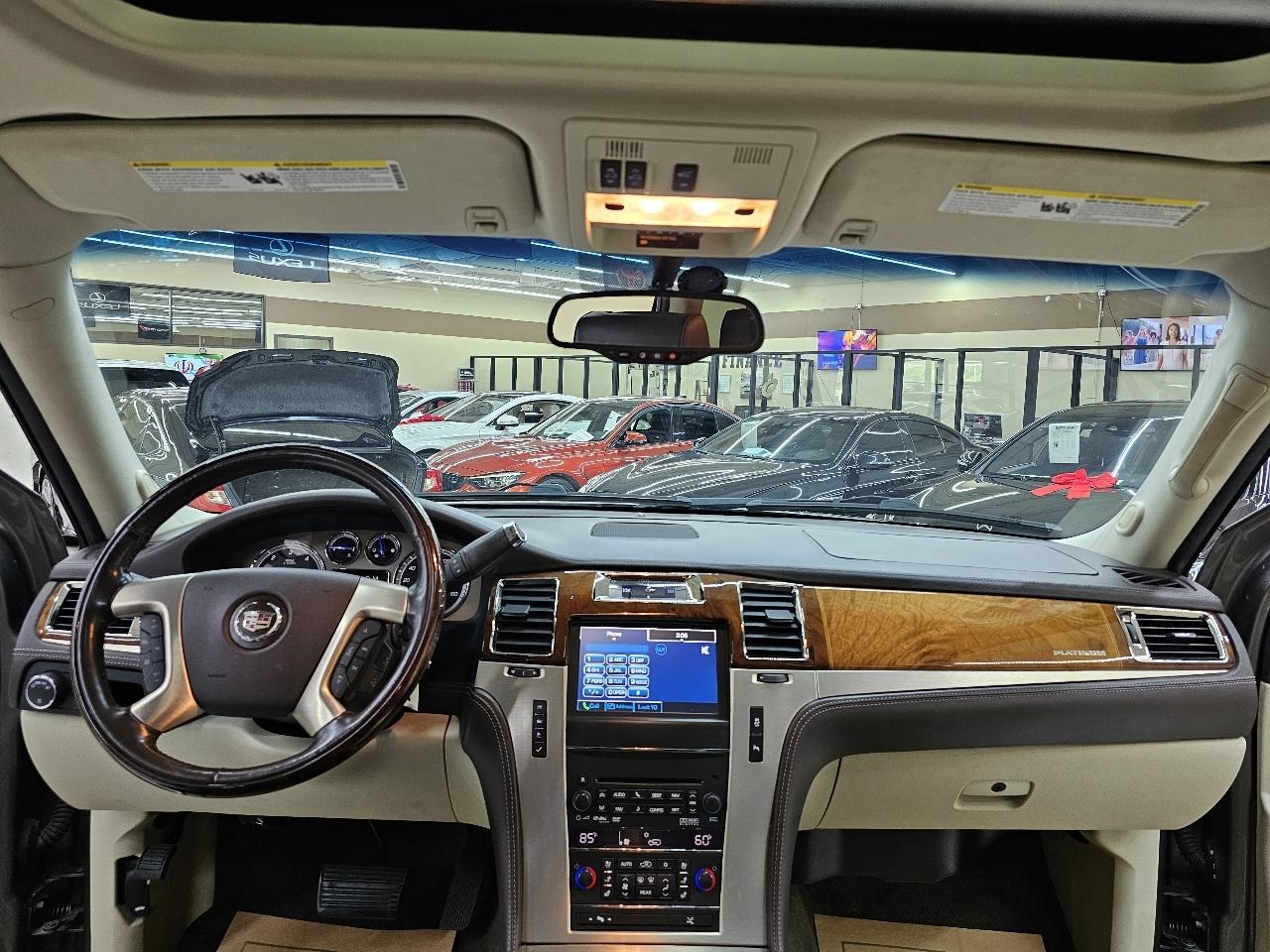 Cadillac Escalade Platinum AWD 2014