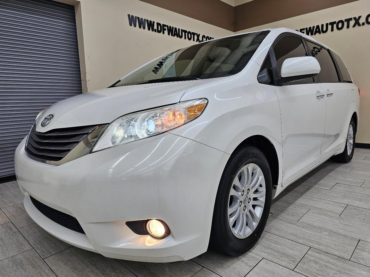 Toyota Sienna XLE FWD 8-Passenger V6 2016