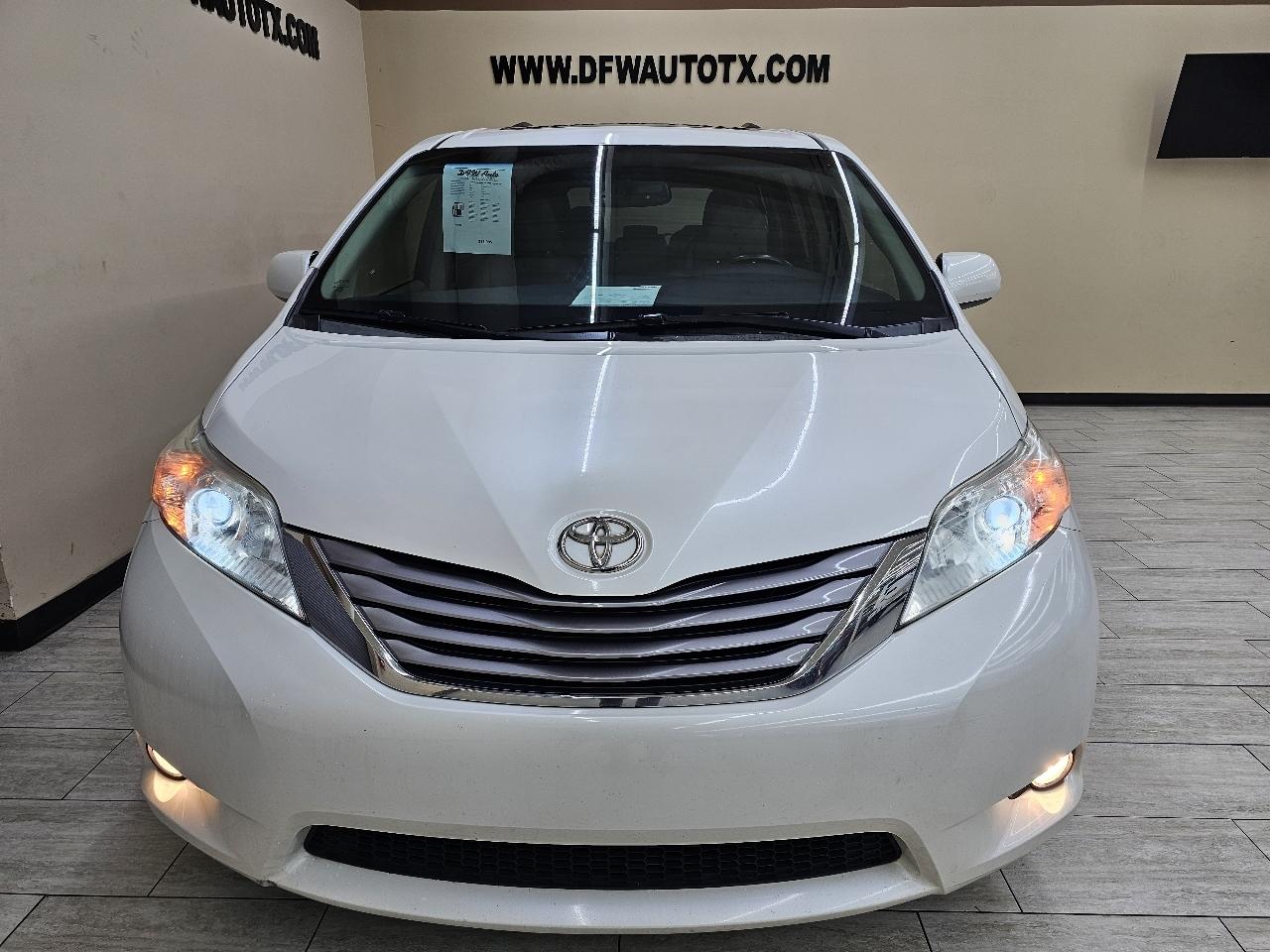 Toyota Sienna XLE FWD 8-Passenger V6 2016