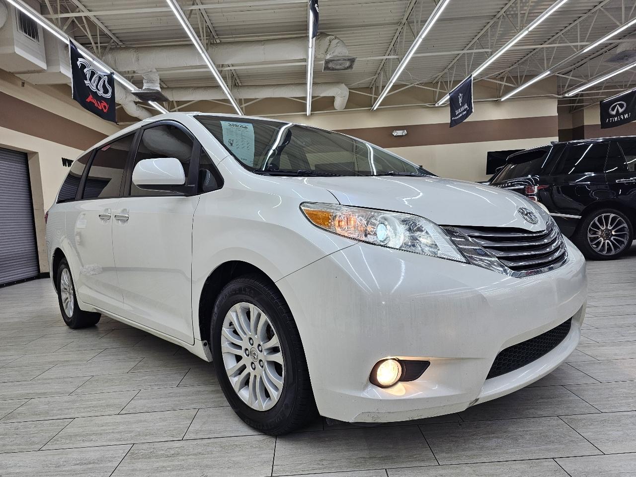 Toyota Sienna XLE FWD 8-Passenger V6 2016
