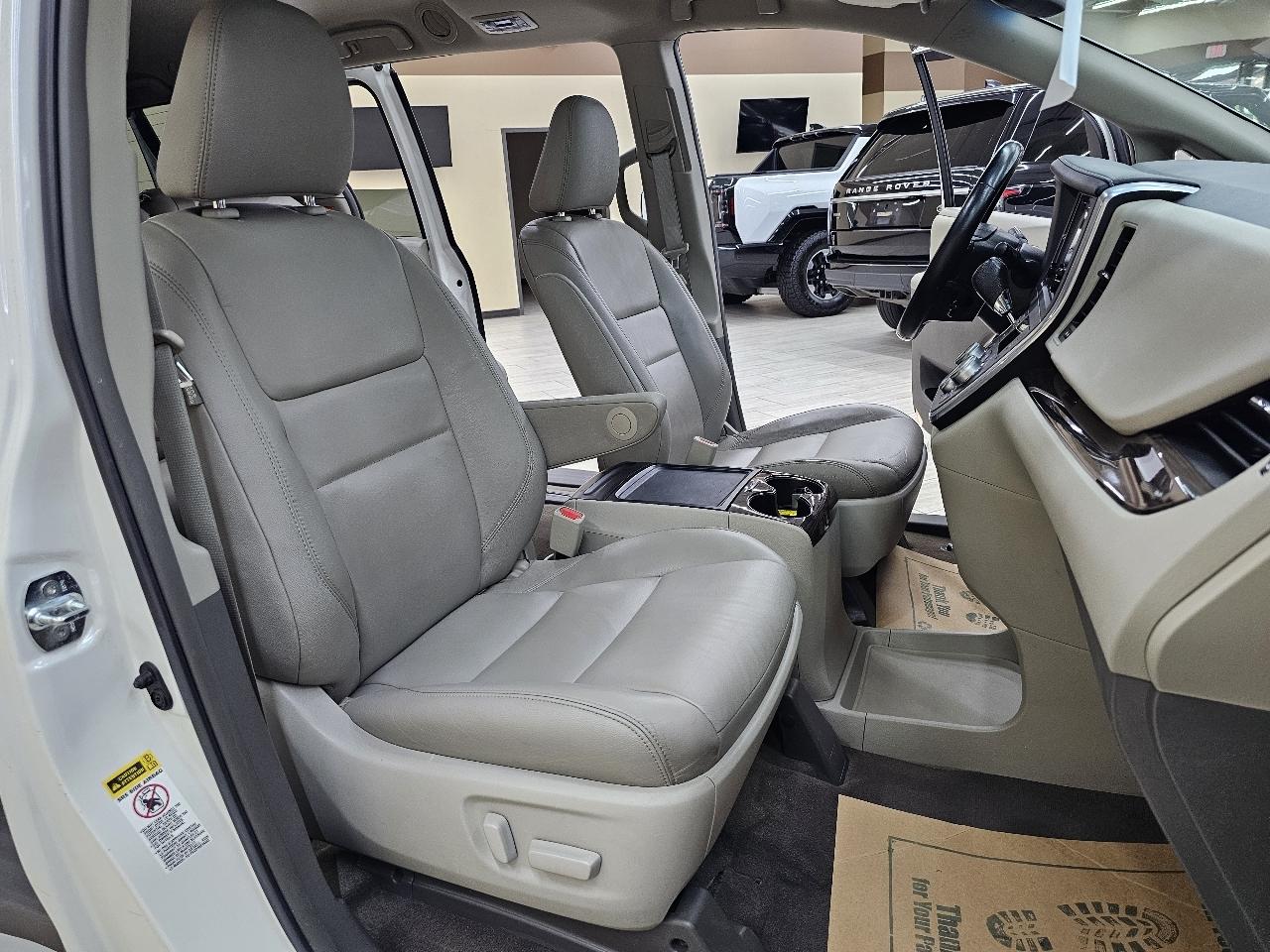 Toyota Sienna XLE FWD 8-Passenger V6 2016