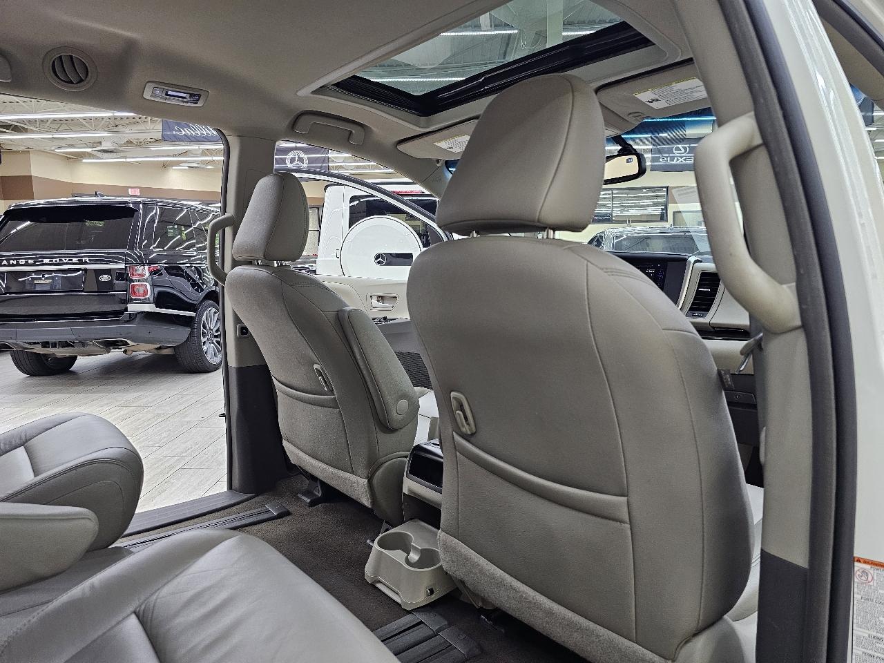 Toyota Sienna XLE FWD 8-Passenger V6 2016