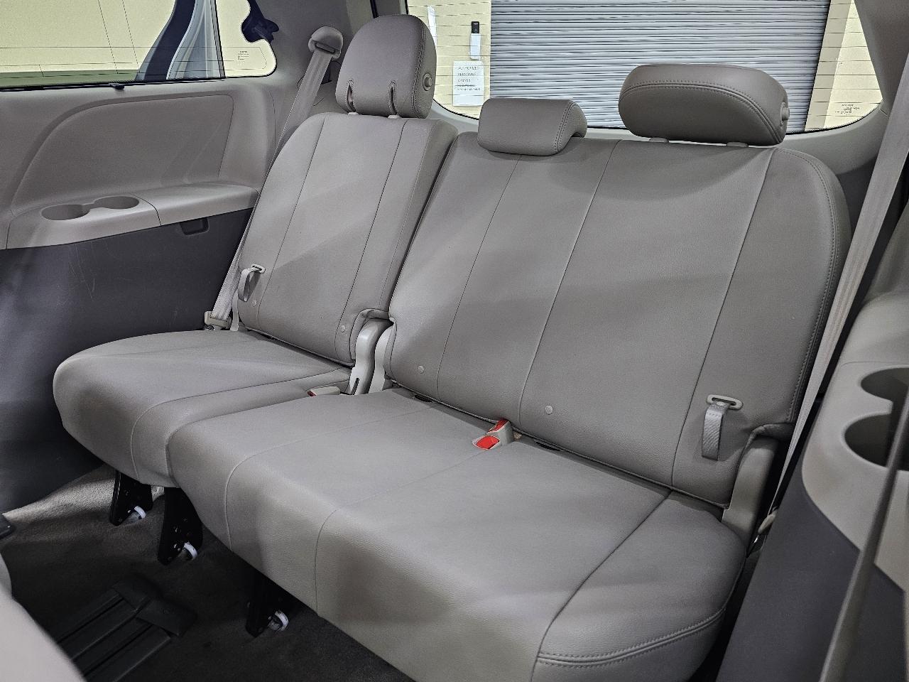 Toyota Sienna XLE FWD 8-Passenger V6 2016