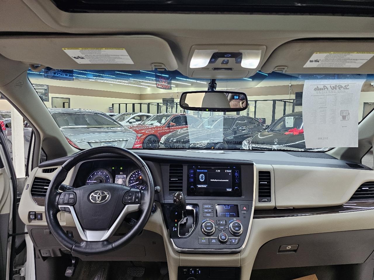 Toyota Sienna XLE FWD 8-Passenger V6 2016