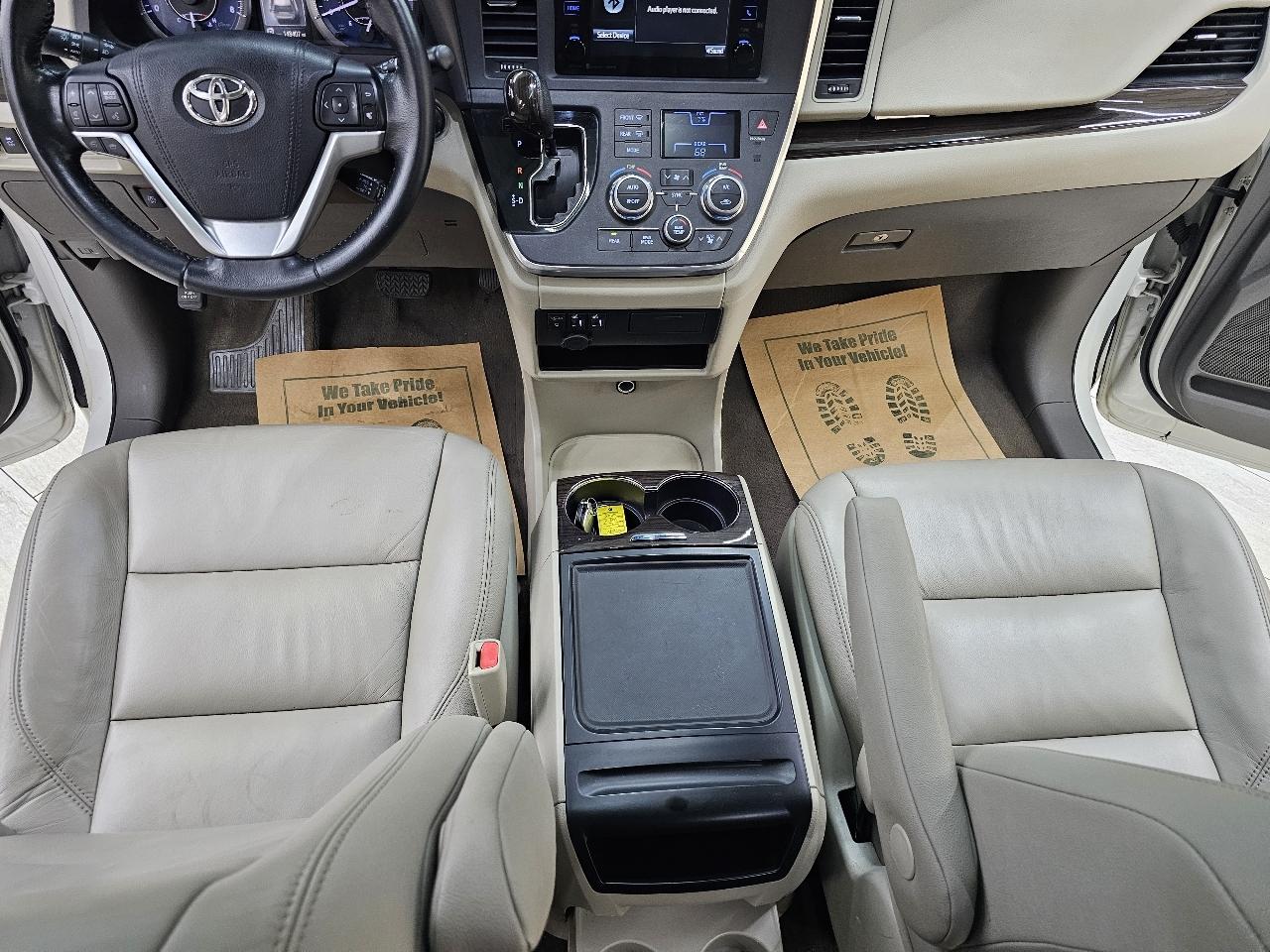 Toyota Sienna XLE FWD 8-Passenger V6 2016